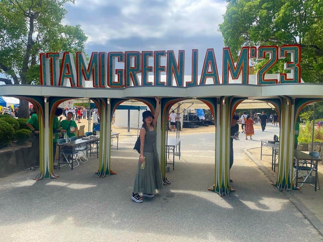 yuco_yoshidaさんのインスタグラム写真 - (yuco_yoshidaInstagram)「ITAMI GREEN JAM！！！ サイファーもブギーバックも下津さんの生歌も聴けた🙆‍♀️ 9月と思えない暑さやったが、、、😇 統括姐やんありがと♡ @nahonic  ・ ・ #itamigreenjam  #greenjam」9月22日 15時59分 - yuco_yoshida