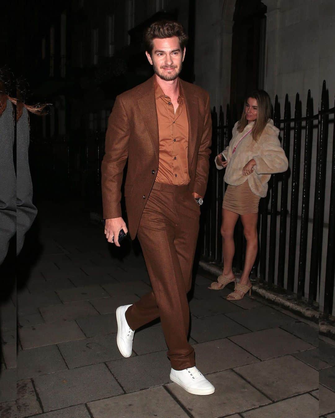 Just Jaredさんのインスタグラム写真 - (Just JaredInstagram)「Andrew Garfield met up with James Corden and his wife Julia while attending the Annabel's for the Amazon charity event on Thursday night in London. More photos on JustJared.com! #AndrewGarfield #JamesCorden Photos: Getty, Backgrid」9月22日 16時01分 - justjared