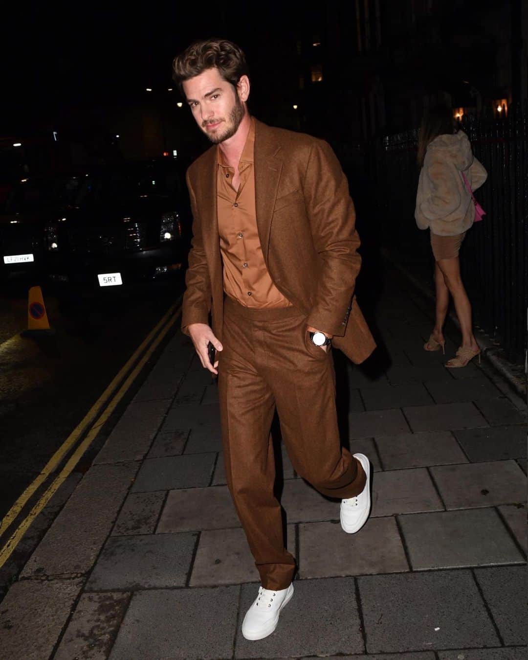 Just Jaredさんのインスタグラム写真 - (Just JaredInstagram)「Andrew Garfield met up with James Corden and his wife Julia while attending the Annabel's for the Amazon charity event on Thursday night in London. More photos on JustJared.com! #AndrewGarfield #JamesCorden Photos: Getty, Backgrid」9月22日 16時01分 - justjared
