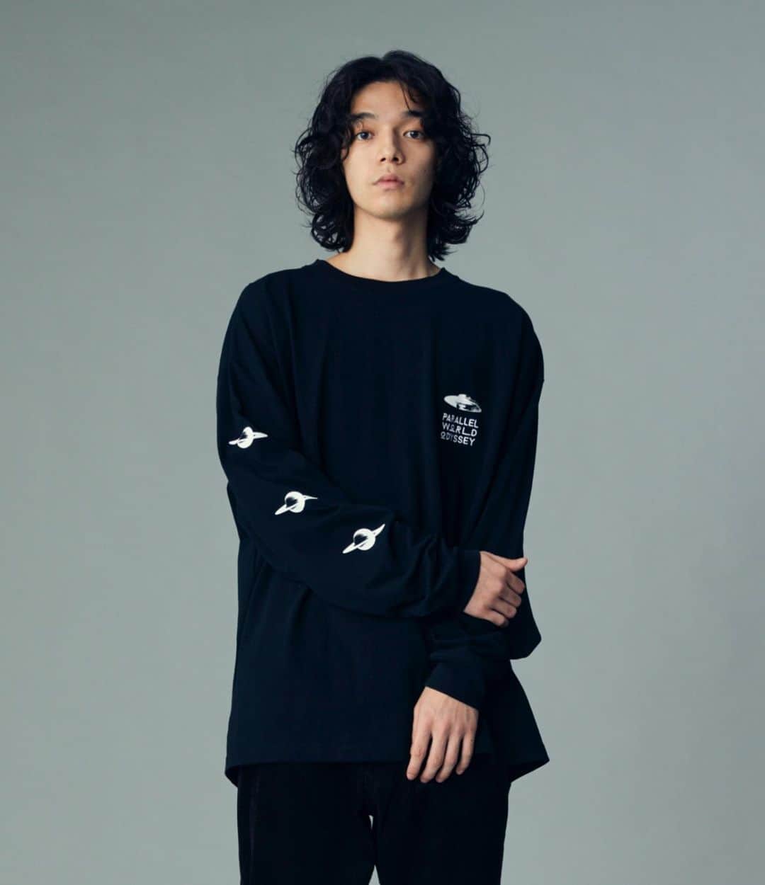 三田真一のインスタグラム：「"I Need You Baby" POP UP STORE 9.23 Sat.~ 10.1 Sun.  RECEPTION PARTY 9.23 Sat. 17:00~20:00  スタイリストとしての範疇を超え、クリエイティブな活動を続ける 三田真一氏がディレクションするブランド" Need You Baby" オンラインストアのみで展開していたこのブランドがついに POP UP STORE を開催！ 2023FALL & WINTERの新作に加え、過去のアーカイブも販売！ ※一部サンプルを展示してのオンライン予約購入商品あり 9/23 Sat.&24 Sun.は、三田氏が在店するほか、ポップアップ展開商品をご購入のお客様に、ブランドオリジナルグラフィックのシルクスクリーンペイントサービスを会場内にて実施。 また、ポップアップストア期間中ご来店のお客様には、ブランドオリジナルステッカーをプレゼント！※なくなり次第終了いたします。 9/23Sat.17:00〜開催するレセプションパーティはどなたでも参加可能です。 "I Need You Baby"を実際に手に取って頂けるこの機会に是非ご来場ください！ ["I Need You Baby" POP UP STORE) ■期間：9/23 Sat.~ 10/1 Sun. ※9/23 Sat.17:00〜20:00はどなたでも参加して頂けるレセプションパーティーを行います。 混雑時は一部入場を規制させて頂く場合がございます。 ■会場 OPEN STUDIO(FREAK'S STORE 渋谷併設ギャラリー) 〒150-0041 東京都渋谷区神南1-13-1 TEL 03-6415-7728 ■営業時間 【平日】12:00～20:00 土日祝）12:00～20:30  @mitershinichi  @tnkusk  @daytona_park  @openstudio_gallery  @freaksstore_official」