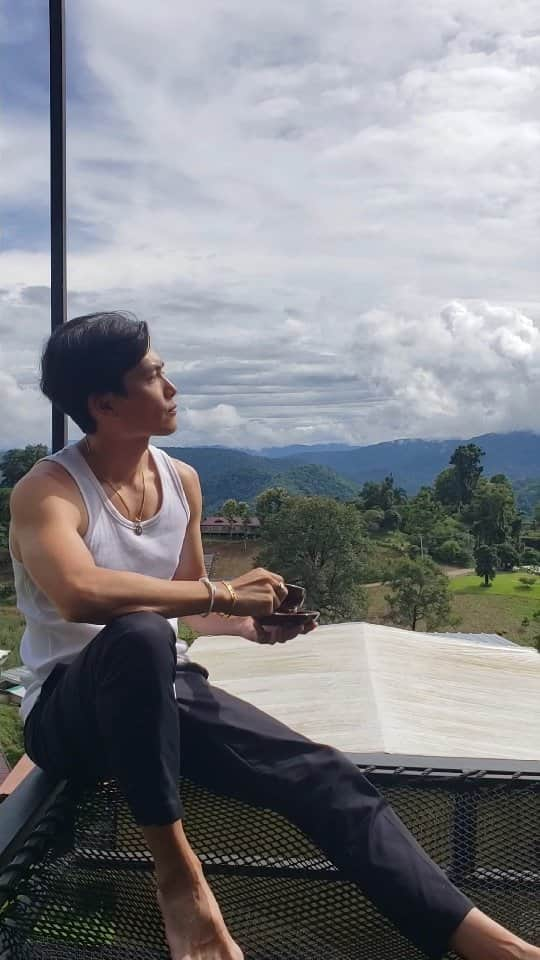 芳賀勇一のインスタグラム：「I FOUND THE PLACE WHERE I CAN BE PEACE 自然の癒し ありがとう  #thailand #chaingmai #nature #chill #power #view #beautiful #タイ #チェンマイ #旅 #車 #自然 #海外」