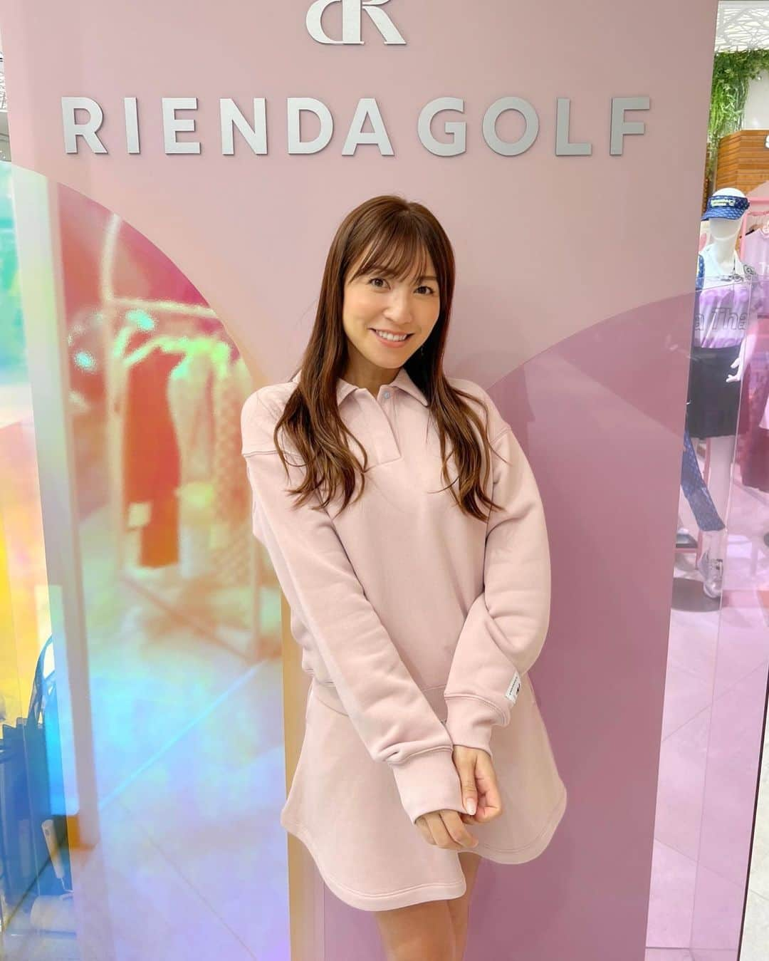 高沢奈苗さんのインスタグラム写真 - (高沢奈苗Instagram)「.  RIENDA GOLFのPOP UPが新宿高島屋にて行われていたので遊びに行って来たよ💖  新作の2023Fall&Winterコレクションがずらり✨  パステルカラーが好きな私にとってどれも好みで😍😍😍  かわいいの渋滞でした🚗🌬️💕  POP UPは10/3まで開催してます💡  .  .  #golf #riendagolf #golffashion  #リエンダゴルフ #期間限定ポップアップストア #新宿高島屋 #かわいいゴルフウェア」9月22日 16時33分 - nanaetakasawa