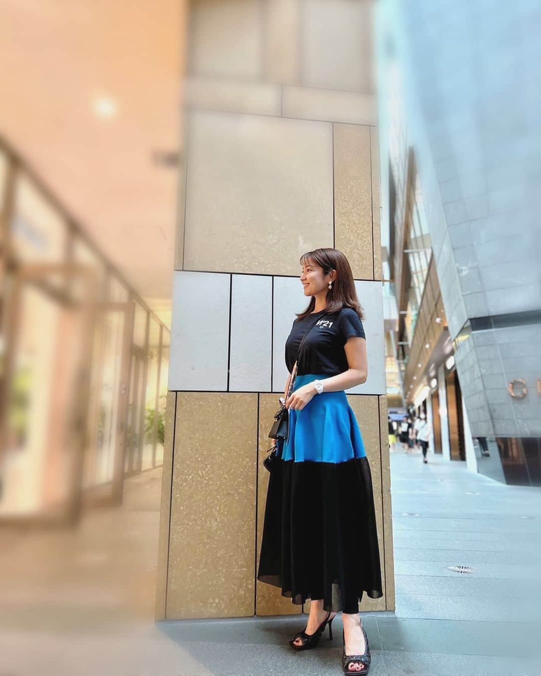 長野美郷さんのインスタグラム写真 - (長野美郷Instagram)「すこーし涼しくなってきた🤭🍁  透けるスカート+レギンス ようやく履ける🥹  って透け感あんま写ってない？！🫣  #秋服 始めたい😇 #黒い部分が透けてて可愛いスカートなのです🥹　ほんとは。」9月22日 16時53分 - misato_nagano_1127