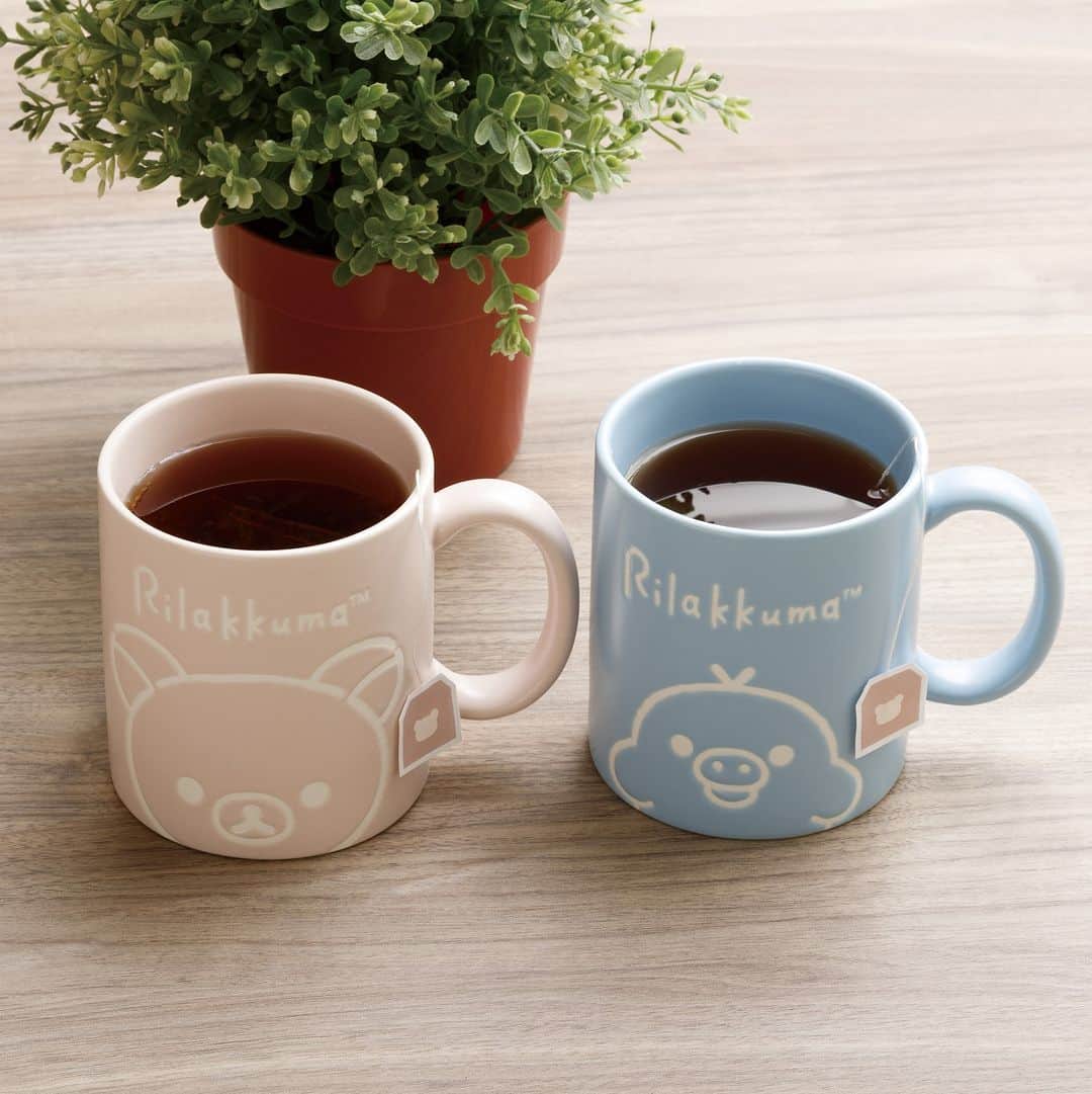 のインスタグラム：「☕9月発売✨ 「あなたとまどろむリラックマ」テーマ🌠  やさしい色合いがかわいいマグカップのご紹介。  シンプルで食卓にも馴染みやすいデザイン。 ほっと一息リラックスしたいときにぴったりです。  #あなたとまどろむリラックマ #リラックマ20周年 #リラックマ #キイロイトリ #🐻 #🧸 #☕ #マグカップ #かわいい #かわいいものが好き #拉拉熊 #rilakkuma #kiiroitori」