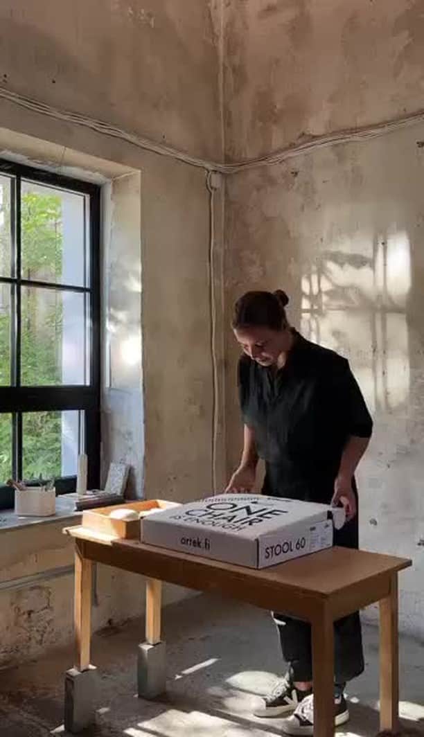 のインスタグラム：「@hannahsegerkrantz, part of our Talin community, oiling her Stool 60 Loimu. Thanks so much for sharing this with us - your stool revealed such a beautiful pattern.⁠ ⁠ ----- Stool 60 Loimu is made from an exceptionally rare birch variant. Its wavy, flame-like grain pattern, that lies dormant in the natural wood, is surprisingly brought to life when oiled by hand ---⁠ ⁠ The edition is limited and only available until end of this year. Get your Stool 60 Loimu via shop.artek.fi and make sure to tag @artekglobal to share your stool's pattern with us.」