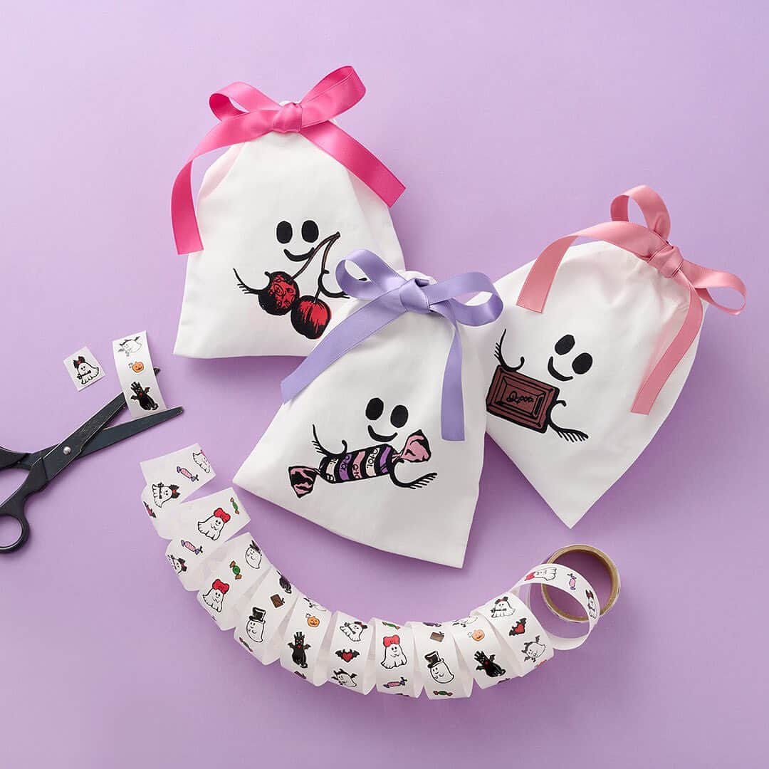 キューポットさんのインスタグラム写真 - (キューポットInstagram)「*⁠ 【NEW】~Ghost Drawstring Bag~ Introducing our latest must-have item! This fun and cute design includes a handy drawstring bag and a roll of stickers, making it the perfect gift for your friends and family. 🎁🌈👻⁠ ⁠ https://intl.q-pot.jp/products/ghost-drawstring-bag-with-sticker-roll⁠ ⁠ ⁠ #qpot #キューポット#autumn #horror #witch #witches #keepitcreepy #kawaiihalloween #letsgetspooky #halloween #halloweenmakeup #halloweencostume #halloweendecor #halloween2023 #halloweendecorations #halloweeneveryday #halloweentime  #halloweenideas #halloweenart #halloweendesign #halloweenfashion #ハロウィン #ハロウィン2023 #文具女子 #文房具 #文房具好き #文房具好きな人と繋がりたい #文房具好きさんと繋がりたい #文房具好きと繋がりたい」9月22日 17時15分 - press_qpot_international