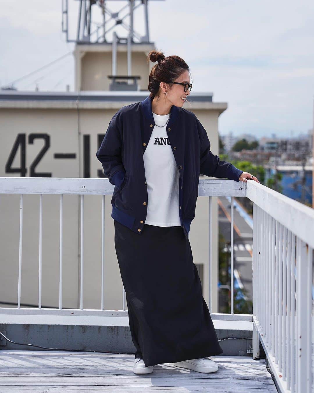 斎藤寛子さんのインスタグラム写真 - (斎藤寛子Instagram)「▶︎ Stadium Jacket  待望のスタジャン！ リバーシブルになって新登場です！  モードにカッコよくブラックか、 カジュアルに可愛いくネイビーか😍  リバーシブルなので、表と裏で楽しみが倍です🤭✨  9/22(fri)20:00〜販売START🚩  是非チェックしてみてください😊🙏✨  #anieca @anieca_official」9月22日 17時22分 - hiroko4life