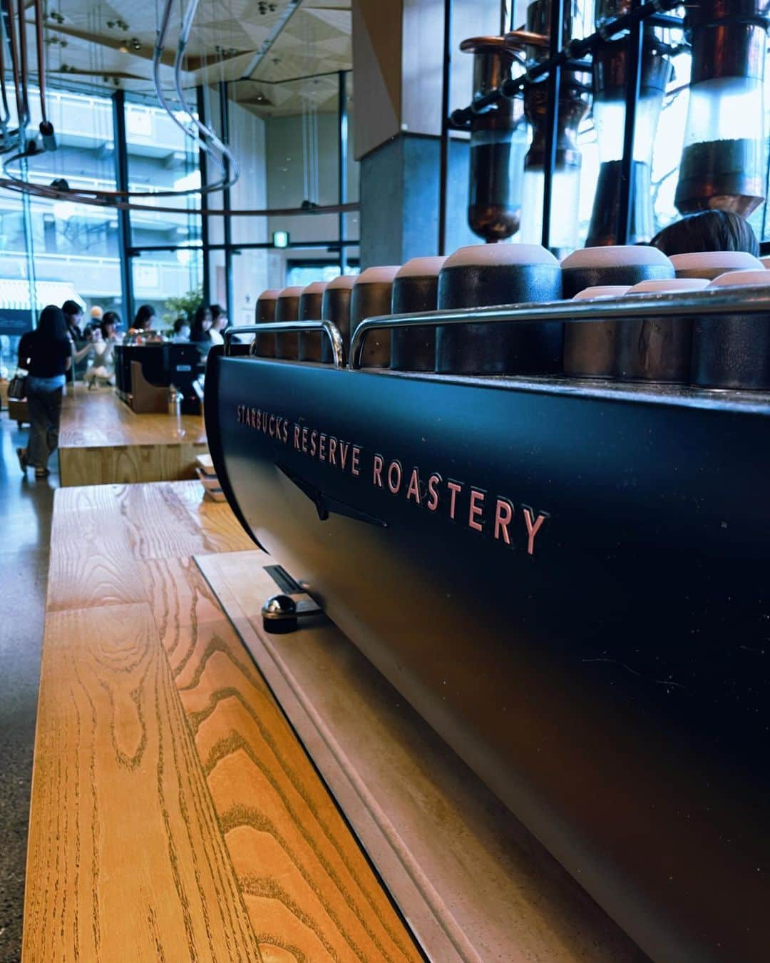 ナタリア・ザビアコさんのインスタグラム写真 - (ナタリア・ザビアコInstagram)「The biggest Starbucks in the world. Tokyo. Japan 🇯🇵☕️  #starbucks  #tokyo  #japan」9月22日 17時23分 - natalia_zabiiako