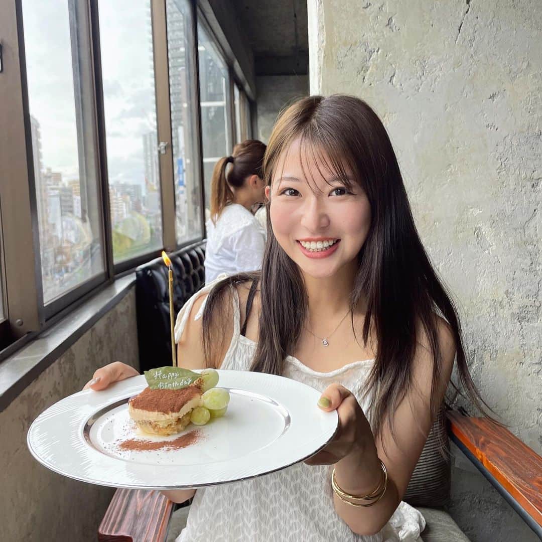 早川優衣のインスタグラム：「💖🍰 久しぶりに会えた友達がお祝いしてくれた🥂  準備してくれてありがとう〜🫶 嬉しかった☺︎ : #22」