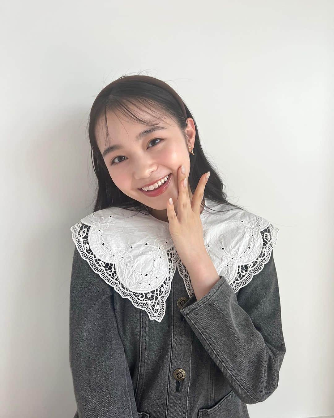 林芽亜里のインスタグラム：「🎀 ⁡ ノンノ11月号はチェックしてくれましたか？♡ ⁡ ベースメイク企画のオフショです🧸 ⁡ ⁡ ベースメイクも奥が深いですね☺️ この写真のお洋服もとっても可愛かった🪄 ⁡ ⁡ ⁡ #林芽亜里 #ノンノ #nonno_magazine  #ベースメイク」