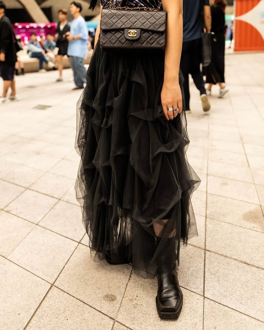 Fashionsnap.comさんのインスタグラム写真 - (Fashionsnap.comInstagram)「Name: 小森リオ⁠ Occupation: model⁠ ⁠ Skirt #labelleEtude⁠ Bag #CHANEL⁠ Shoes #SONSHINBAL⁠ ⁠ Photo by @shogomorishita⁠ ⁠ #スナップ_fs #fashionsnap #fashionsnap_women」9月22日 18時00分 - fashionsnapcom