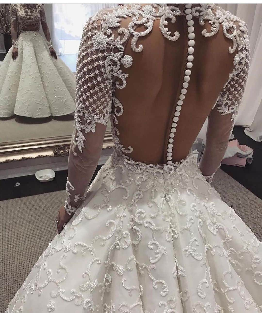 Wedding ?さんのインスタグラム写真 - (Wedding ?Instagram)「Which back details do you like the most?」9月22日 18時05分 - weddingideas_brides