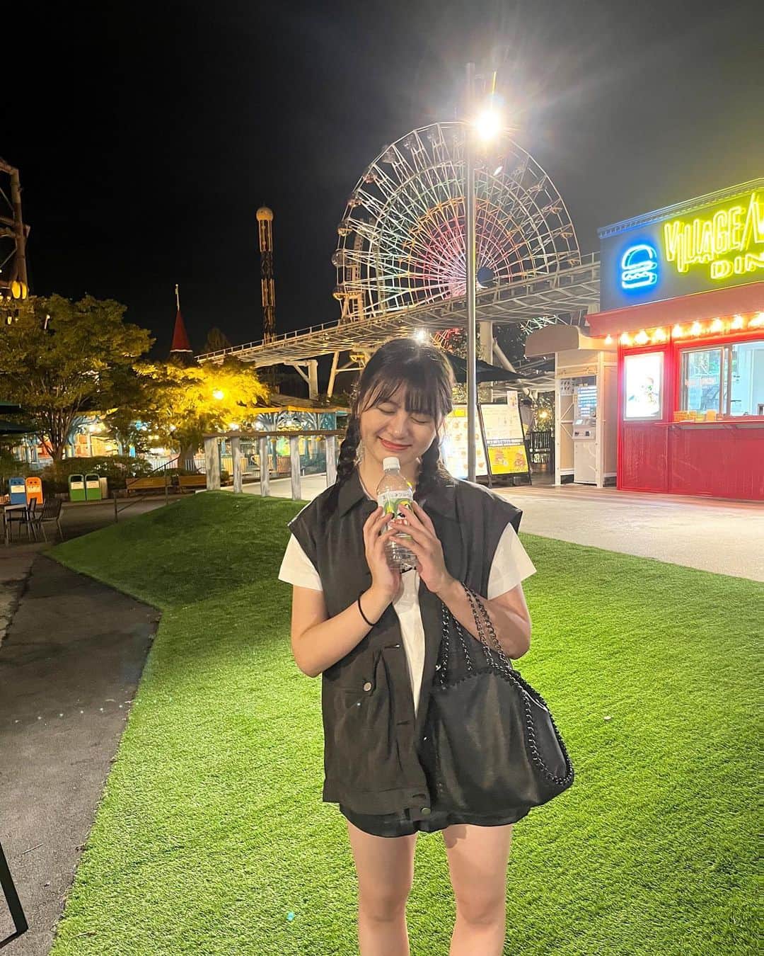 夢花のインスタグラム：「🏔️🔥🎢❕🎡❤️  フジキューー！！！  去年は雨で全然アトラクション乗れなかったんけど、今回はたくさん乗れたーー😆😆 新しい乗り物も乗れたし、絶望要塞リニューアル後のも楽しすぎた😂💛 ただ本気でやりすぎて膝が痛いし、全身筋肉痛＾＾  #富士急ハイランド #富士急」