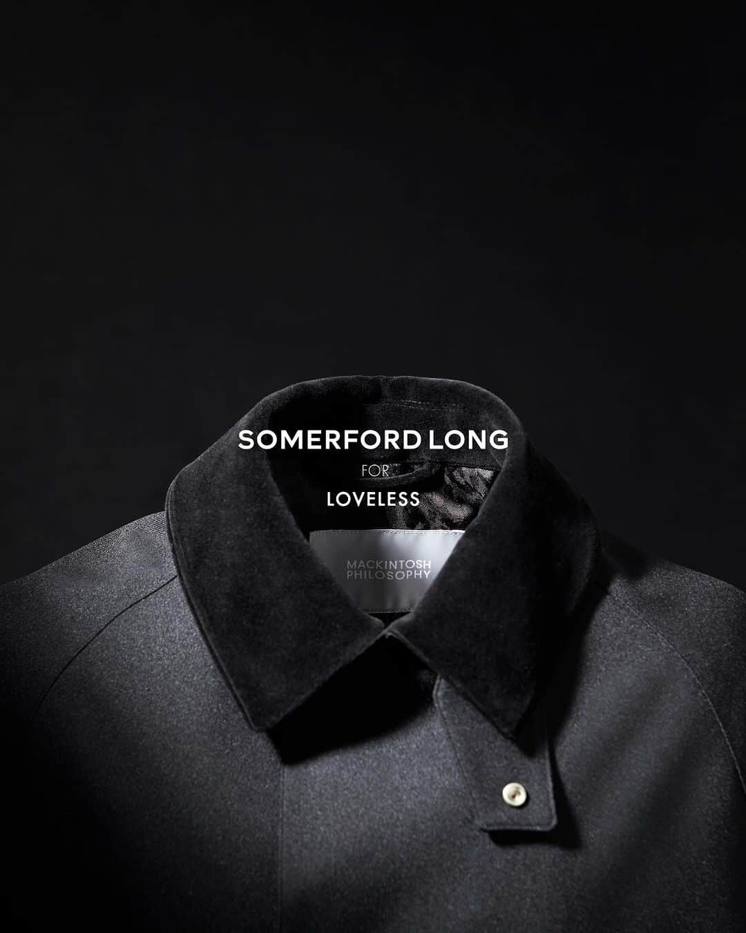 LOVELESS/GUILD PRIME 公式アカウントのインスタグラム：「『SOMERFORD LONG for LOVELESS』   昨年秋冬にデビューし、瞬く間に完売した『SOMERFORD LONG』がLOVELESS別注で登場  DATE 9.23sat. release PLACE LOVELESS ALLSHOP  「ブリティッシュ」「ミリタリー」を再解釈した23AWシーズンのラブレス。 今シーズンのムードに合わせた特別なアイテムを9/23(土)にラブレス青山/ニュウマン横浜/天神にて発売いたします。  ユニセックスライン「MACKINTOSH PHILOSOPHY “GREY LABEL”（マッキントッシュ フィロソフィー　“グレーラベル”）で昨年秋冬にデビューし、瞬く間に完売したモデル『SOMERFORD LONG』にラブレスが別注オーダー。 インラインではコーデュロイ素材が使われている、衿・袖裏をベロアに変更。また裏地はラブレスらしいレオパード柄（黒トーナル）を採用しています。 英国由来のブランドらしく、ラグランスリーブ、オーセンティックなポケットなど、クラシックなデザインがブリティッシュムードを引き立てます。  グレーをベースに背面をネイビーで仕上げた、ラブレスが得意とするバイカラー仕様とオールブラックでモダンでシャープな印象の2色のご用意。  是非各ショップにてこの秋注目の限定アイテムをご覧ください。  SOMERFORD LONG for LOVELESS（R9B52-276） ￥52,800 カラー：グレー、ブラック サイズ：2.5 （ユニセックス）  THX. @mackintoshphilosophy」