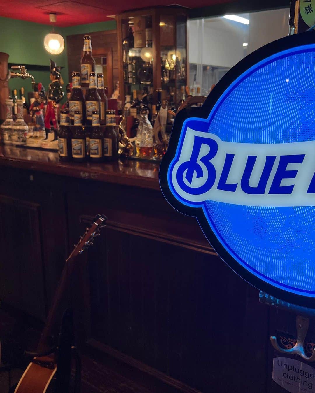 ブルームーンさんのインスタグラム写真 - (ブルームーンInstagram)「🌕 瑛人『らんちゅう Acoustic Tour』 岩手・SUNDANCEにて、 19時30分からスタート！  #bluemoonbeer #bluemoon #ブルームーン #白鶴」9月22日 18時13分 - jp_bluemoon_beer