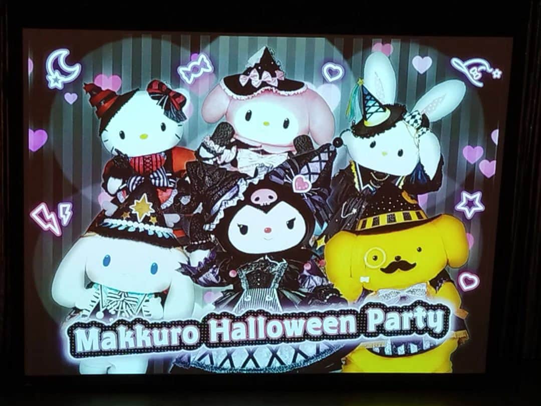 平井“ファラオ”光のインスタグラム：「『Makkuro Halloween Party』。 主役はゴシックな衣装が誰よりも似合う。 そして場をグイグイ引っ張る統率力牽引力。 レディースチーム・クロミーズ5を従え、バクが生涯の忠誠を誓ったあのカリスマ性が遺憾なく発揮されている。要はまじカッケー💀  "Makkuro Halloween Party". The main character looks better in gothic costumes than anyone else. And leadership power that pulls the field. Her charisma is on full display as Baku pledges lifelong loyalty to her, accompanied by the Ladies Team Chromeies 5. The point is really cool💀  #サンリオ #SANRIO #かわいい #カワイイ #可愛い #kawaii #ピューロランド #puroland #ピューロアンバサダー  #ピューロハロウィーン #halloween  #ハロウィン #クロミ #クロミちゃん #クロミ様 #kuromi  #世界クロミ化計画  #kuromifytheworld  #makkurohalloweenparty  #またしてもメロディ嬢には一本取られる」