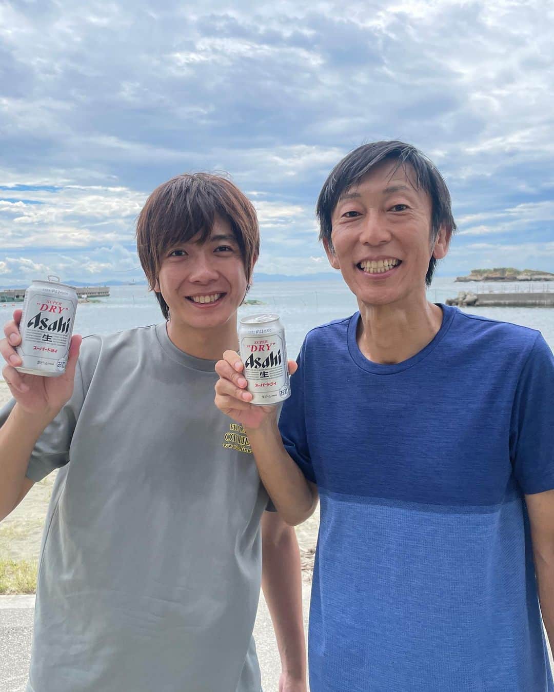 田村侑久のインスタグラム：「今日はボイメンのギャラ100のプロデューサーさんと日間賀島に行ってきました😊😊  昼からまったり飲んで途中から知り合いのパパが船を出してくださったので太刀魚を釣りに行きました😍😍  いっぱい釣れたので幸せです😊  残り９７６人！！ #PR #アサヒスーパードライ #1000人乾杯チャレンジ  #アサヒビール」