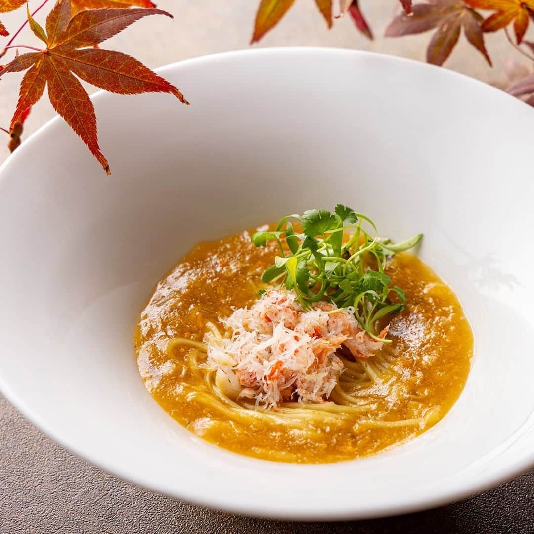 ヒルトン東京さんのインスタグラム写真 - (ヒルトン東京Instagram)「中国料理「王朝」では、ディナーコース3種類をご用意しています。  旬の食材を用いた洗練されたお料理をどうぞお楽しみください✨  場所：ヒルトン東京 2階　中国料理「王朝」 時間：17:30～22:00　  #ヒルトン #ヒルトン東京 #hilton #hiltontokyo #ホテル #hotel #ホテルディナー #中華 #中国料理 #中国料理王朝 #王朝 #中華ディナー #中華料理 #四季 #四季折々 #四季圓」9月22日 18時51分 - hiltontokyo