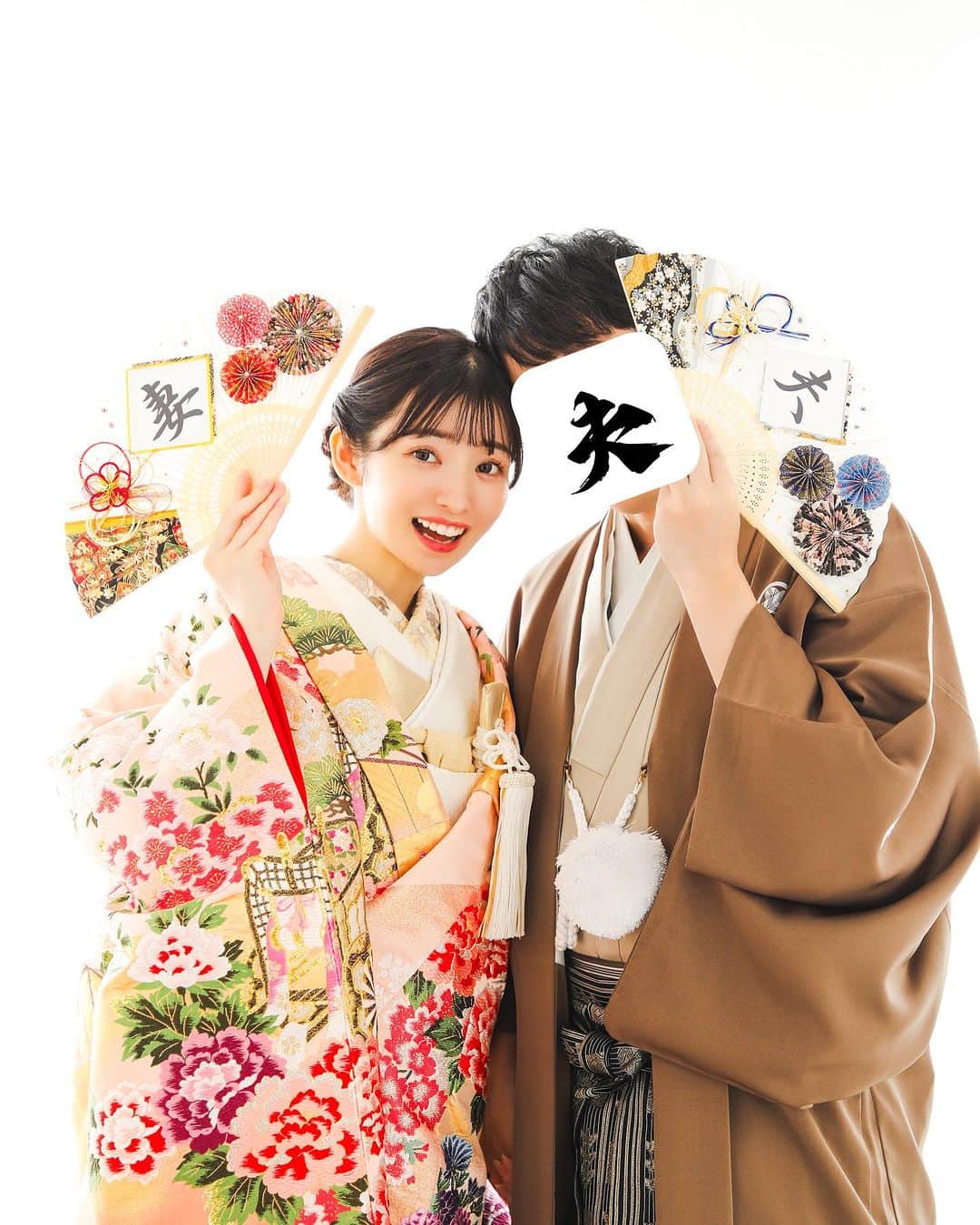 のインスタグラム：「ご報告  いつも応援してくださっている皆様へご報告があります🌷  私、春野絵美里より結婚そして、入籍後に新しい命を授かりましたことをご報告させて頂きます ˘͈ᵕ˘͈  お時間がある際に、投稿画像のご報告文章を読んでいただけたらうれしいです୨୧*。」