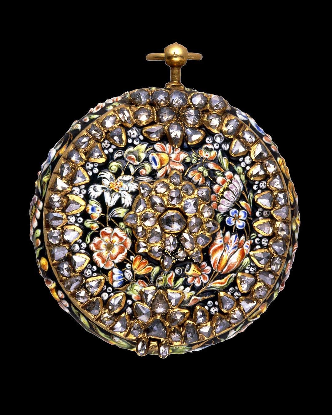 大英博物館のインスタグラム：「Studded with 92 dazzling diamonds, this terrific timepiece dates to the mid-17th century ✨  It is enamelled in black and painted with realistic flowers to produce a stunning effect – swipe to see 👉  It was made by David Bouguet, a leading Huguenot watchmaker to came to London escaping religious persecution in France.   Watches such as this one are extremely rare and in their day were probably the most lavish examples that money could buy, only affordable to those of courtly rank.  🏛 See this ornate object on display in Room 39 of the Museum on your next visit.   🔎 David Bouguet (active 1622–1665), gold and enamel watch. London, 1640–1650.   #BritishMuseum #Horology #Diamond」