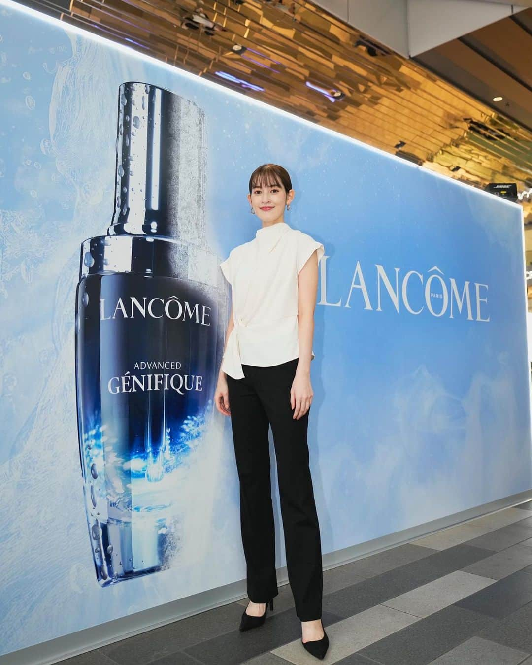 宮澤成良（宮沢セイラ）さんのインスタグラム写真 - (宮澤成良（宮沢セイラ）Instagram)「LANCÔME GÉNIFIQUE INTENSE CHALLENGEが 東京で開催されます✨  渋谷アーバン・コア スペース(渋谷スクランブルスクエア1階)で9月22日(金)〜9月24日(日)の3日間限定!!  イベント会場には、 実際に肌にとって過酷な外的要因を楽しみながら体感できる過酷肌体験フォトブースや、ジェニフィック展示スペースがあります。 お肌のダメージの原因となる 寒暖差、湿度、紫外線、寒さ、空気の汚れ、睡眠不足、ストレスのそれぞれがどう肌に影響してしまうかを再現されていて ジェニフィック アドバンスト Nを通じたスキンケアの大切さを改めて実感する事ができました✨  実はジェニフィック アドバンスト Nを前から愛用していて気付いたら5〜6本目くらい👀 敏感肌、赤みがでやすい私のお肌ですが使い始めてひどい肌荒れはしなくなりました!!  みずみずしいテクスチャーと化粧水の浸透がより感じられるのもジェニフィックの好きなところ🫧  夏から秋へ転換期である9月!! お肌もゆらぎやすいので取り入れてみてね☺️  ランコム公式LINE友だち登録で 「ジェニフィック 美肌菌*ウィーク 7日間体験ブック」  プレゼントみたいです🎁  #ランコム #ジェニフィック #ダメージを乗り越えよう #lancomeskincare #PR #readyforhappymonday」9月22日 18時54分 - seira_miyazawa