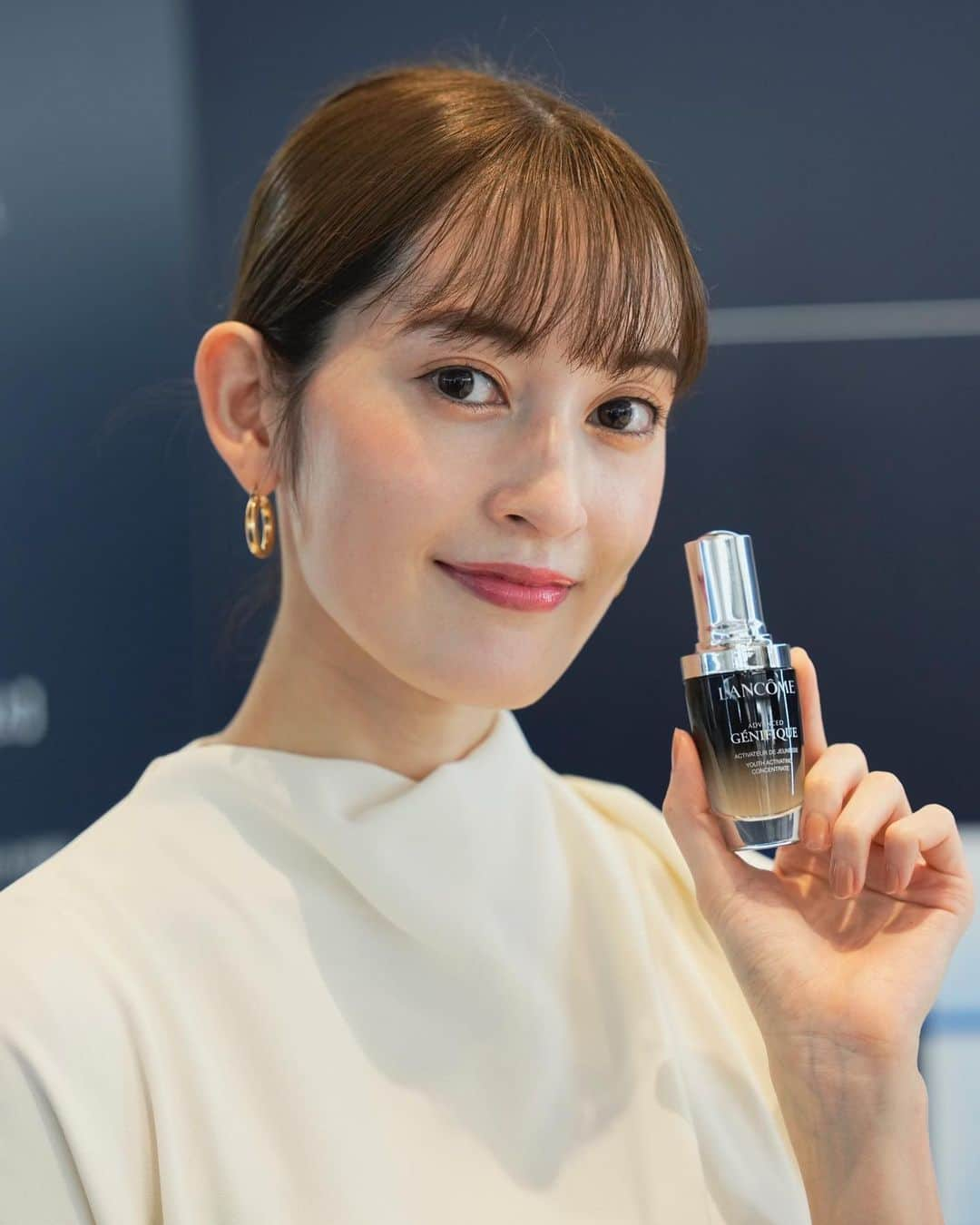 宮澤成良（宮沢セイラ）さんのインスタグラム写真 - (宮澤成良（宮沢セイラ）Instagram)「LANCÔME GÉNIFIQUE INTENSE CHALLENGEが 東京で開催されます✨  渋谷アーバン・コア スペース(渋谷スクランブルスクエア1階)で9月22日(金)〜9月24日(日)の3日間限定!!  イベント会場には、 実際に肌にとって過酷な外的要因を楽しみながら体感できる過酷肌体験フォトブースや、ジェニフィック展示スペースがあります。 お肌のダメージの原因となる 寒暖差、湿度、紫外線、寒さ、空気の汚れ、睡眠不足、ストレスのそれぞれがどう肌に影響してしまうかを再現されていて ジェニフィック アドバンスト Nを通じたスキンケアの大切さを改めて実感する事ができました✨  実はジェニフィック アドバンスト Nを前から愛用していて気付いたら5〜6本目くらい👀 敏感肌、赤みがでやすい私のお肌ですが使い始めてひどい肌荒れはしなくなりました!!  みずみずしいテクスチャーと化粧水の浸透がより感じられるのもジェニフィックの好きなところ🫧  夏から秋へ転換期である9月!! お肌もゆらぎやすいので取り入れてみてね☺️  ランコム公式LINE友だち登録で 「ジェニフィック 美肌菌*ウィーク 7日間体験ブック」  プレゼントみたいです🎁  #ランコム #ジェニフィック #ダメージを乗り越えよう #lancomeskincare #PR #readyforhappymonday」9月22日 18時54分 - seira_miyazawa