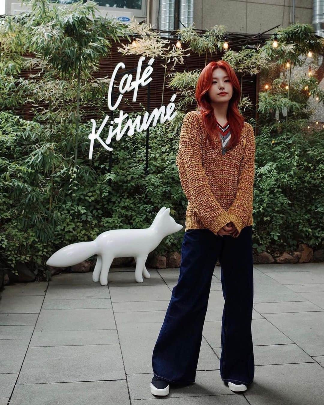 のインスタグラム：「Some of the best shots featuring our cherished friends and family at #CafeKitsuneGarosugil ☕️🇰🇷 - 👉 Café Kitsuné & Maison Kitsuné Garosu-Gil⁠⁠⁠ 23, 13 Gil, Dosandaero, Gangnam-gu Seoul⁠⁠⁠ Monday-Sunday⁠: 11am-8pm」