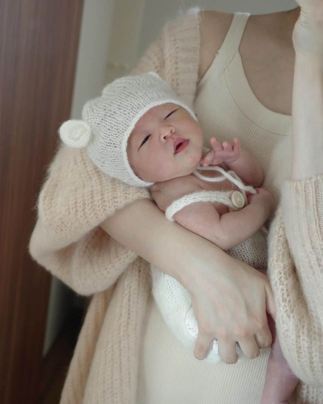 きたかぜあすかさんのインスタグラム写真 - (きたかぜあすかInstagram)「⠀ ⠀ ⠀  むちっとしてきて、さらに可愛い♡  ⠀ ⠀ ⠀ #新生児 #babygirl」9月22日 19時08分 - asukaa02