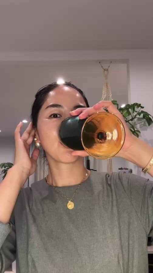 鈴木六夏のインスタグラム：「お台所からLIVE💙」