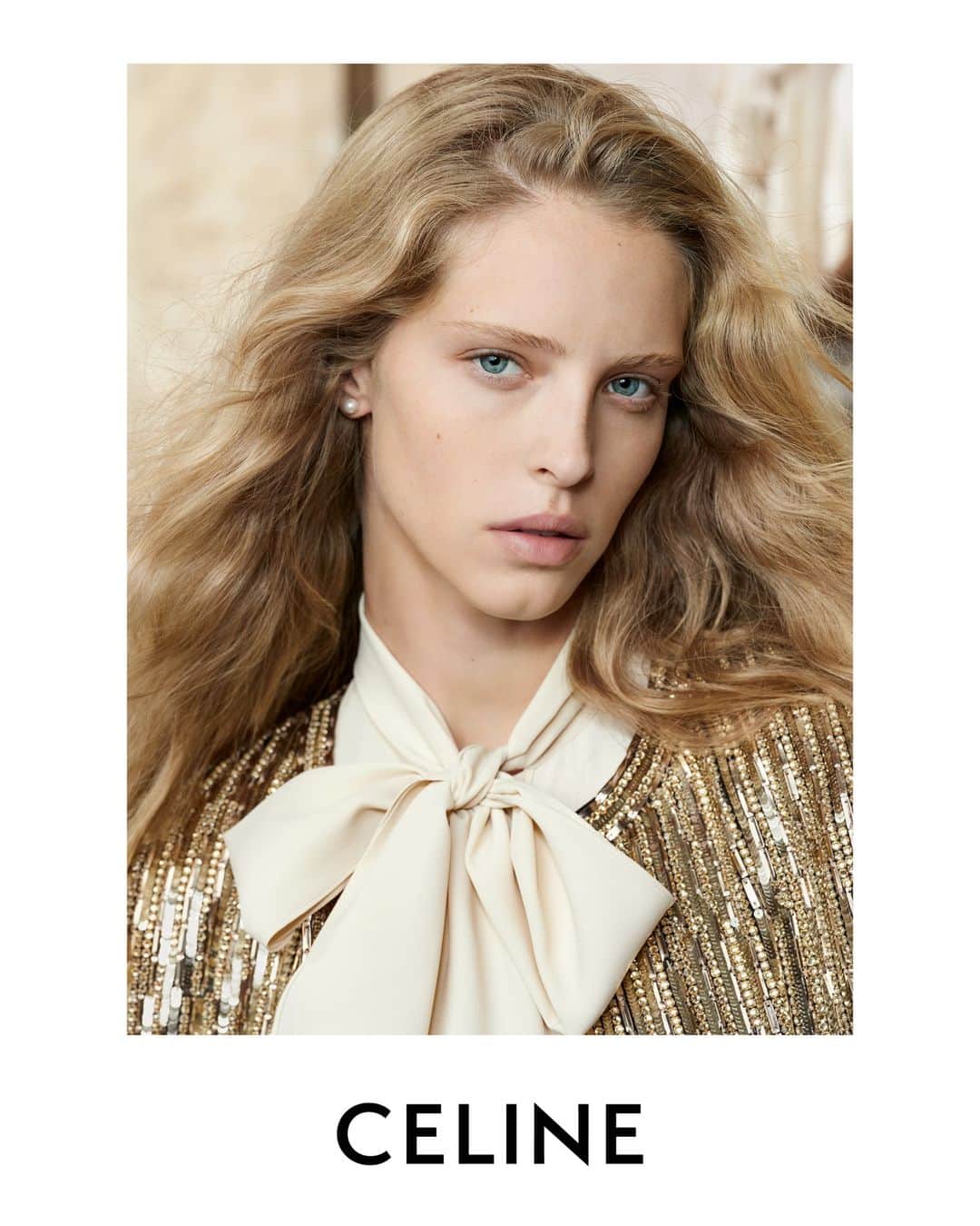 Celineのインスタグラム：「LA COLLECTION DES GRANDS CLASSIQUES CELINE SESSION 07  CELINE HAND EMBROIDERED COUTURE CHASSEUR JACKET  CELINE SILK LAVALLIERE BLOUSE  COLLECTION AVAILABLE NOW IN STORES AND ON CELINE.COM   ABBY @HEDISLIMANE PHOTOGRAPHY AND STYLING ROME SEPTEMBER 2023  PALAZZO FARNESE   CELINE’S LATEST WOMEN’S CAMPAIGN FOR LA COLLECTION DES GRANDS CLASSIQUES HAS BEEN PHOTOGRAPHED BY HEDI SLIMANE IN ROME IN SEPTEMBER 2023 AT PALAZZO FARNESE.   FOR THE FIRST TIME EVER, A COUTURE HOUSE HAS GAINED ACCESS TO THE PALACE.  PALAZZO FARNESE, A RENOWNED ROMAN PALACE, DESIGNED BY ANTONIO DA SANGALLO IL GIOVANE, BUILT IN THE 16TH CENTURY AND COMPLETED BY MICHELANGELO, IS AN EXAMPLE OF HIGH RENAISSANCE ARCHITECTURE.  HOME TO NUMEROUS MASTERPIECES COMBINING PAINTINGS, SCULPTURES AND ARCHITECTURE; GALLERIES ARE DECORATED WITH FRESCOS INCLUDING THE MONUMENTAL FRESCO CYCLE BY ANNIBALE CARRACCI, WALLS ARE EMBELLISHED WITH TAPESTRIES AMONGST DECORATED SARCOPHAGUSES AND ROMAN SCULPTURES.  THE PALACE HAS BEEN THE FRENCH EMBASSY’S RESIDENCE IN ITALY SINCE 1874.  #CELINEBYHEDISLIMANE」