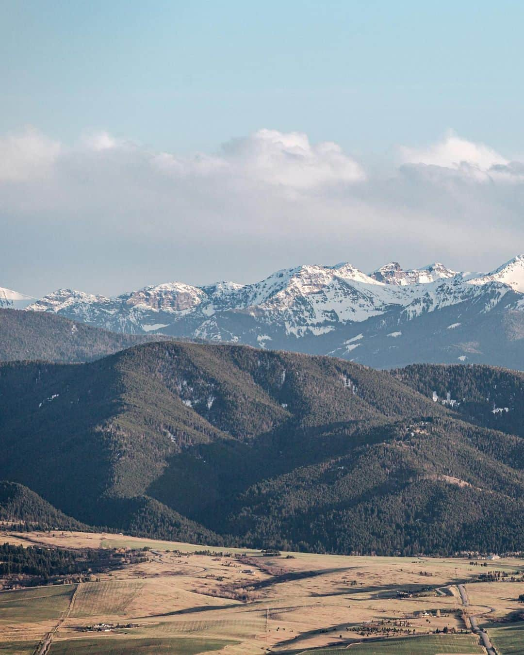 オボズのインスタグラム：「National Public Lands Day is tomorrow!   Our retail partner, @publiclandsshop shares that nearly 840 million acres —more than one-third of the United States—is public land.  As the nation’s largest, volunteer day for Public Lands, tomorrow’s celebration strengthens our connection with National Parks, protected wilderness areas, The National Monuments, and more  As a member of @conservationalliance , we look forward to the continued protection of wild places and outdoor spaces. 🥾   #obozfootwear #truetothetrail #publiclands #theconservationalliance #nationalpubliclandsday #nps #nationalparks」