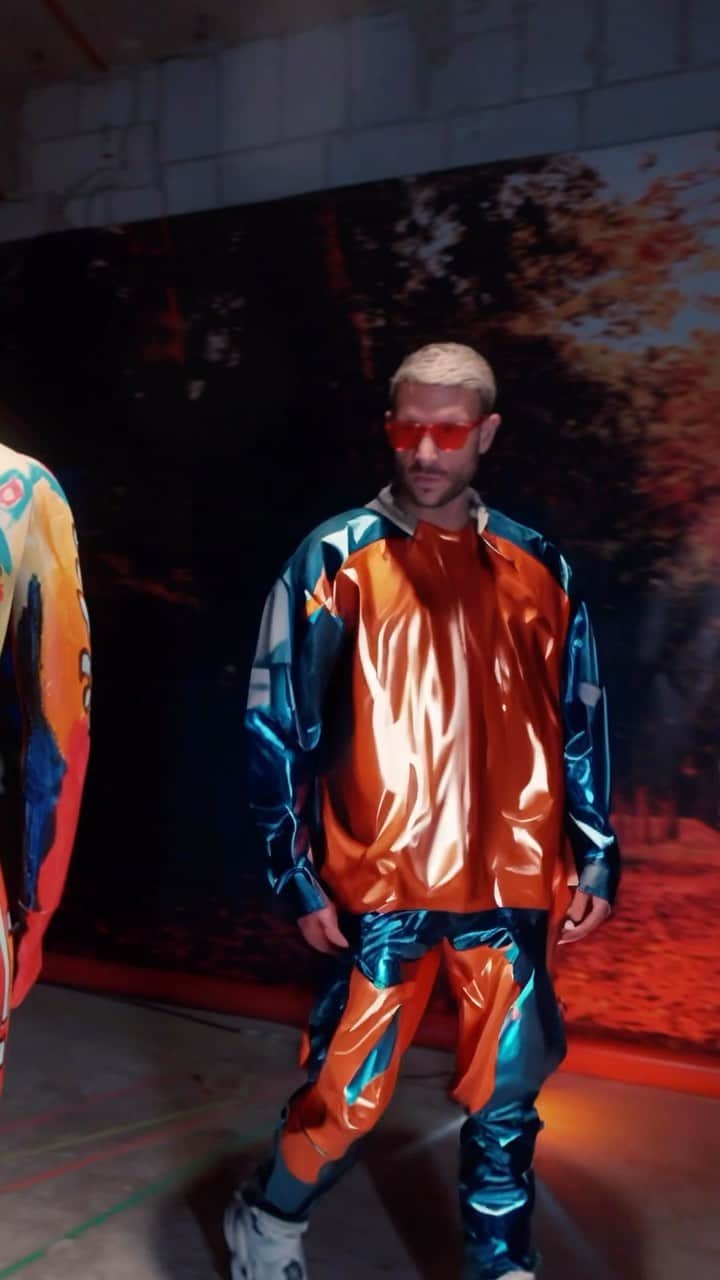 ドン・ディアブロのインスタグラム：「358 outfits in 15 seconds 🔥 #Future #Fashion」