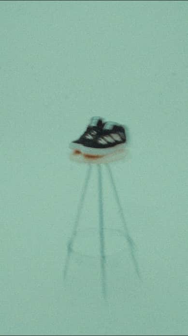 スチャダラパーのインスタグラム：「スチャダラパーがキービジュアルに出演している 「アディダス オリジナルス」ADIMATIC MIDのムービーが公開中です！  90年代にリリースされ、カルト的な人気でストリートシーンを沸かせた 「アディダス オリジナルス」の隠れたマスターピースADIMATICが 昨年2022年に満を持して復刻を果たしました。  今回発売されるatmos別注の新作は、 96年当時に登場した幻のオリジナルカラーをオマージュしたADMIATIC MID。 ADIMATICの特長であるスウェードアッパーやギザギザ模様のミッドソール、 ガムソール仕様のアウトソールはそのままに、ヒールとバッジオブスポーツロゴを 「アディダス オリジナルス」の90年代を象徴するクラシカルなサブグリーンでデザイン。 フォルムは、重厚感のあるミッドタイプで展開いたします。  商品は好評発売中です！  https://www.atmos-tokyo.com/lp/adidas-adimaticmid-ogblack  @atmos_japan @adidastokyo #atmos #adimaticmid」