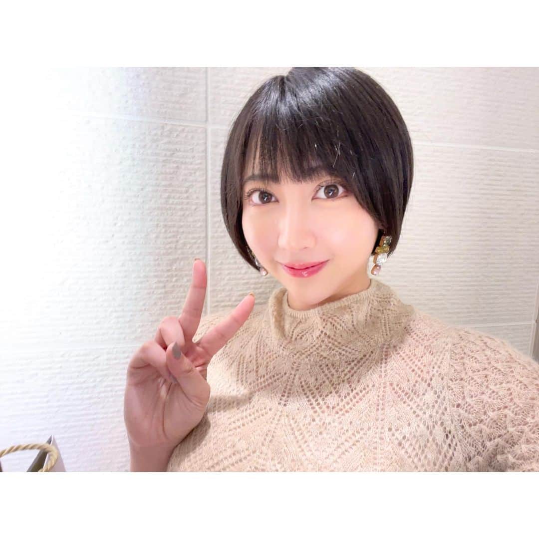 夏目響さんのインスタグラム写真 - (夏目響Instagram)「髪も切りました💇‍♀️✨！！！  (雅叙園の特別展へ出掛けたので、 いつもよりおめかししてます☺️)」9月22日 19時29分 - hibikinatsume