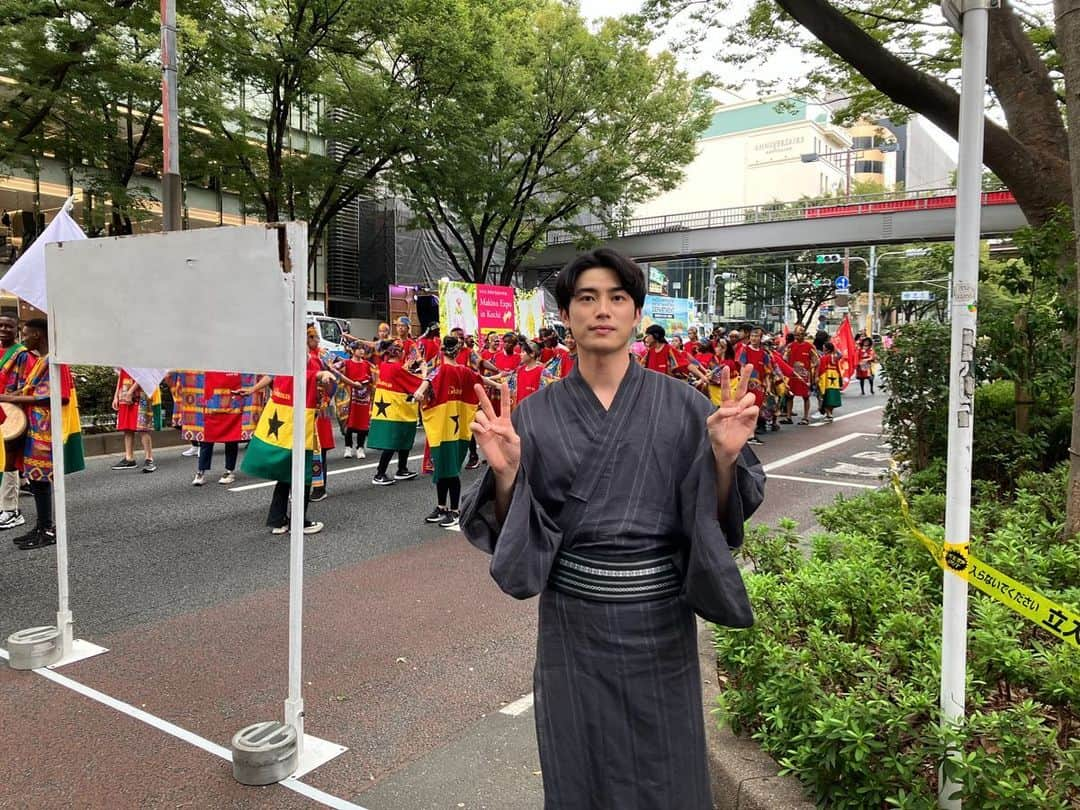 樫尾篤紀さんのインスタグラム写真 - (樫尾篤紀Instagram)「地元高知県のお祭り 原宿表参道元氣祭スーパーよさこい2023が 先日原宿•表参道で開催されました！ テレビ高知のリポーターとして 参加させていただきました！ 久しぶりの生のよさこい祭りは最高でした！  9/23 テレビ高知にて 14:00~から放送されますので 高知県の方は是非観てください！ #よさこい祭り #テレビ高知」9月22日 19時31分 - kashioatsuki