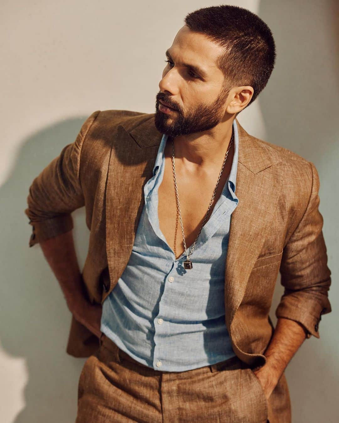 シャーヒド・カプールさんのインスタグラム写真 - (シャーヒド・カプールInstagram)「Hi there 🤎」9月22日 19時33分 - shahidkapoor