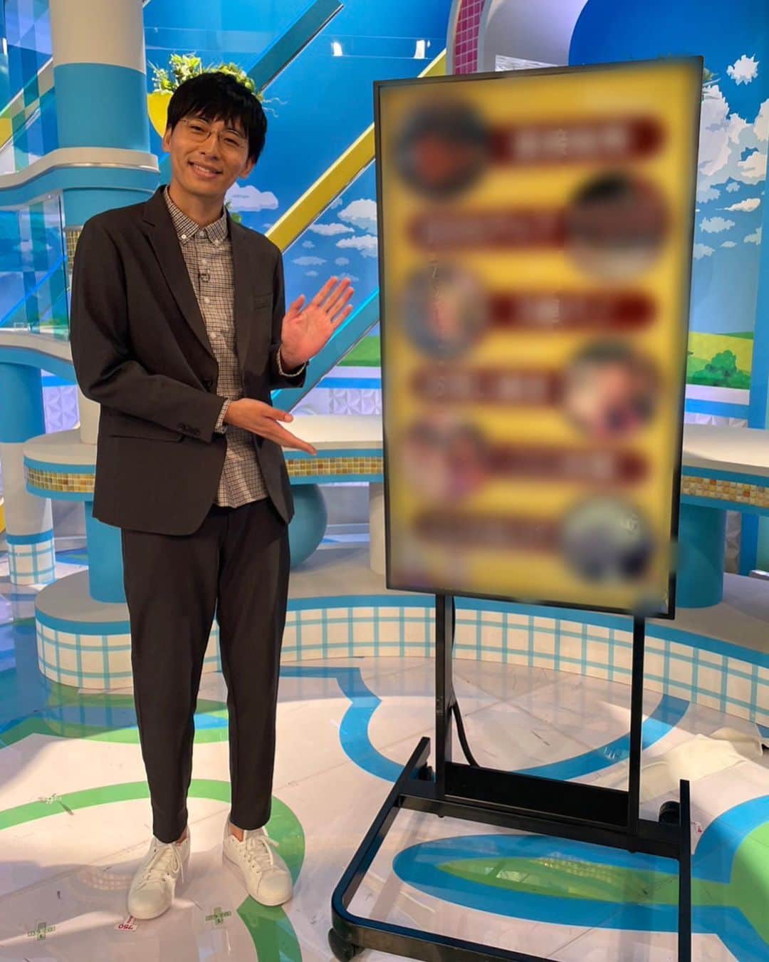 ABCテレビ「おはよう朝日です」さんのインスタグラム写真 - (ABCテレビ「おはよう朝日です」Instagram)「☀️おは朝ちょこっとニュース☀️  \#朝トレ750 / きのうは #カベポスター 永見さん 宇宙人の友達の話をしてくれました❗️  きょうは #エルフ荒川 さん ギャルパワーで朝からアゲ～💕  最後は元気な｢いってら～｣で 見送ってくれました😊」9月22日 19時37分 - ohaasaofficial