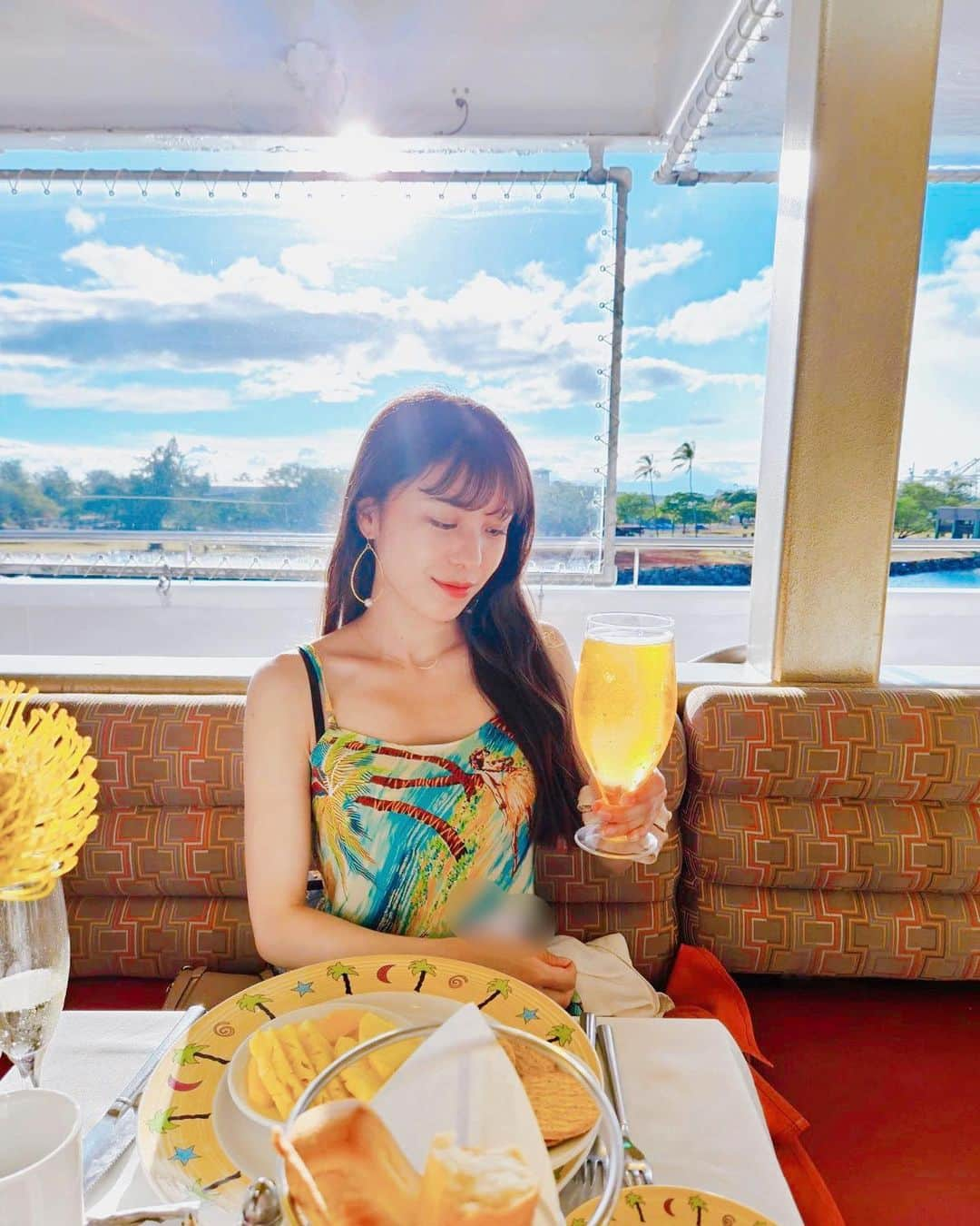 小嶋菜月さんのインスタグラム写真 - (小嶋菜月Instagram)「大きすぎるビール🍻🥹🍻🥹 . . #今週も #お疲れ様でした #🍺 #🍻🍻🍻」9月22日 19時42分 - kojimanatsuki_offical