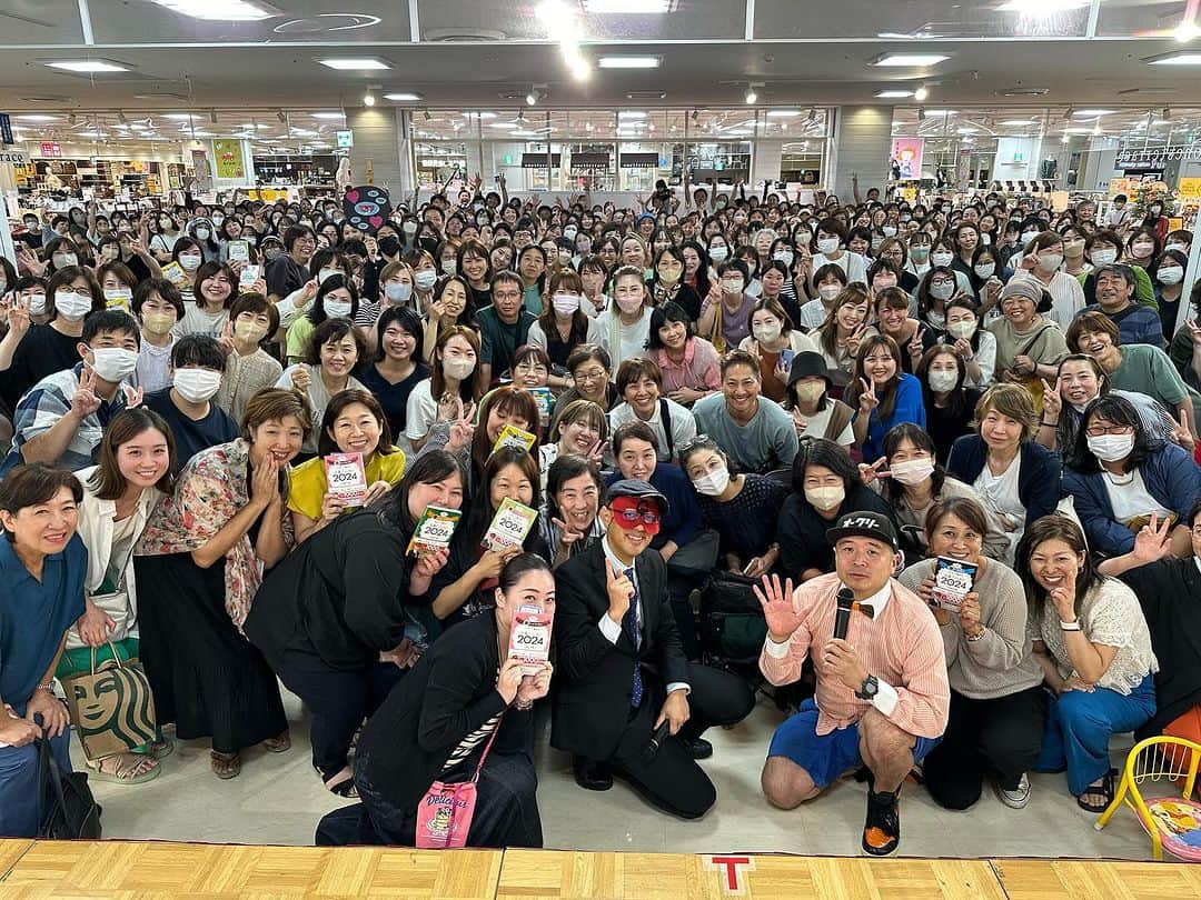 ゲッターズ飯田さんのインスタグラム写真 - (ゲッターズ飯田Instagram)「熊本でのイベント終了。 36名占いました。 1000人占い残り611人。」9月22日 19時45分 - iidanobutaka