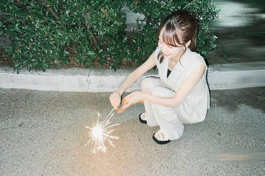 佐藤楓さんのインスタグラム写真 - (佐藤楓Instagram)「.  夏のおもいで🎆🍃  #kaedegram」9月22日 19時45分 - kaede_sato.official