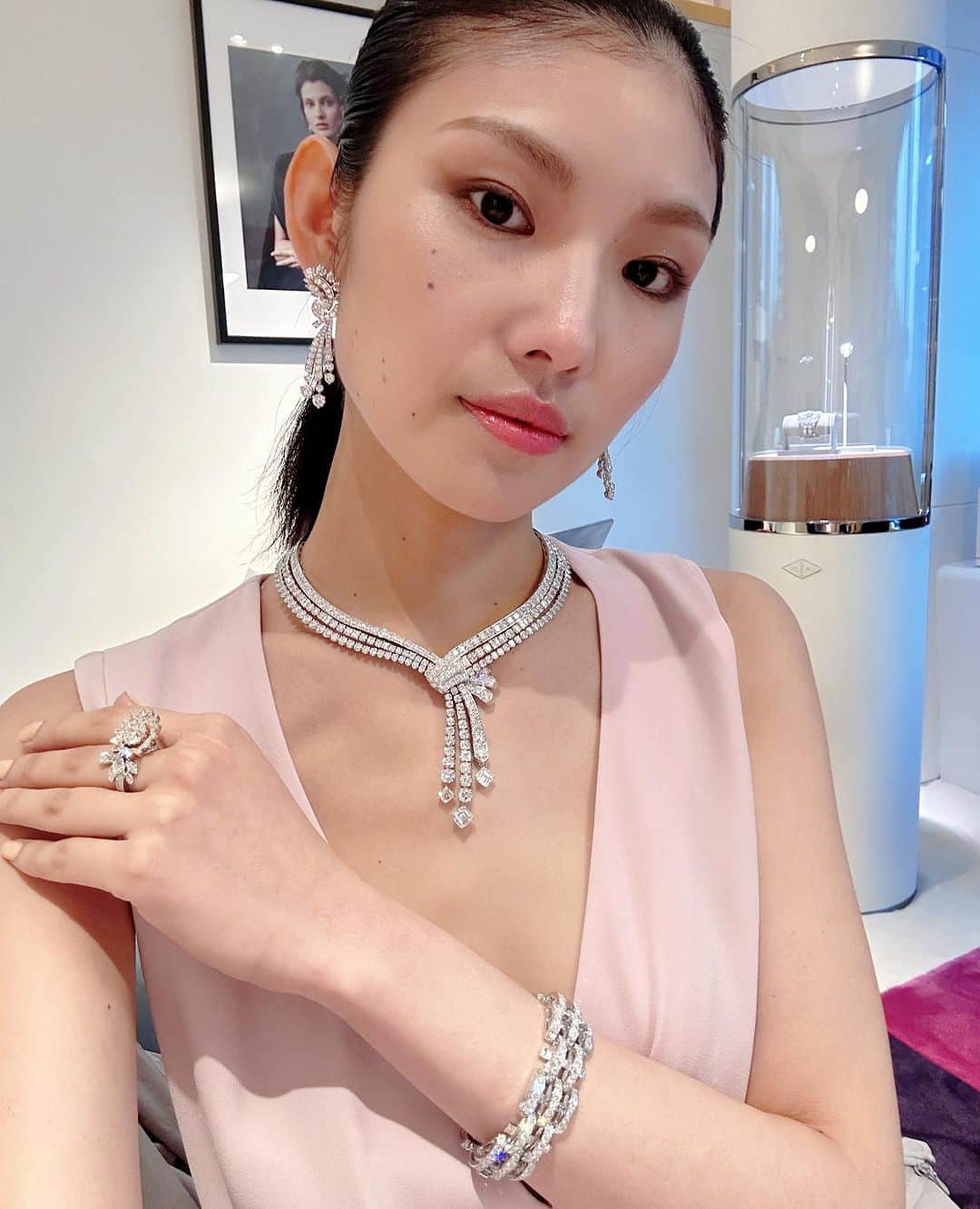 i_am_happpyさんのインスタグラム写真 - (i_am_happpyInstagram)「.  Van Cleef & Arpels Presentation Thank you @vancleefarpels   #vancleetarpels#vcajewelry#presentation #jewelry#jewelryevent#vca#japanesemodel」9月22日 19時47分 - i_am_happpy