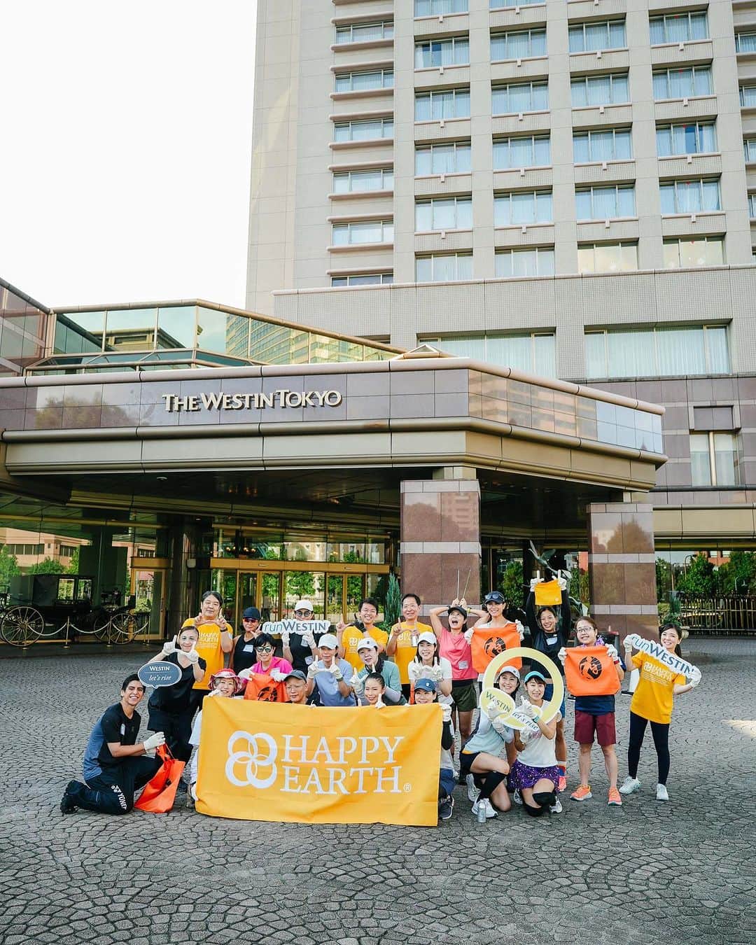 THE WESTIN TOKYO | ウェスティンホテル東京のインスタグラム：「9月15日からスタートしたGLOBAL GOALS WEEKに合わせ、日本最大級のSDGs推進イベント「HAPPY EARTH FESTA 2023｜GLOBAL GOALS WEEK」の一環として、ホテルのMove Wellなグループランニング「runWestin」にクリーンアップの要素をかけ合わせたスペシャルイベント『runWestin “Plogging & Breakfast”』を開催しました。   プロギングジャパンの方にレクチャーいただき、協力し合ってゴミを拾いながらホテル周辺をジョギングした後は、ホテルのシェフがサステナブルな素材で作るEAT WELLな朝食タイムへ。終始笑顔が絶えないイベントとなり、楽しみながら人と地球にやさしいアクションについて考える朝のひとときとなりました。   定例イベント「runWestin with On」も毎月開催する予定ですので、ぜひお楽しみに！     #runwestin #ウェスティンホテル東京 #ランウェスティン #イートウェル #ムーブウェル #SDGs #westintokyo #runwestin #letsrise #running #jogging #GetReadyToRise #exercise #MoveWell #EatWell #SleepWell #wellbeing #health #gearlending #runningmap #HAPPYEARTHFESTA #Plogging」