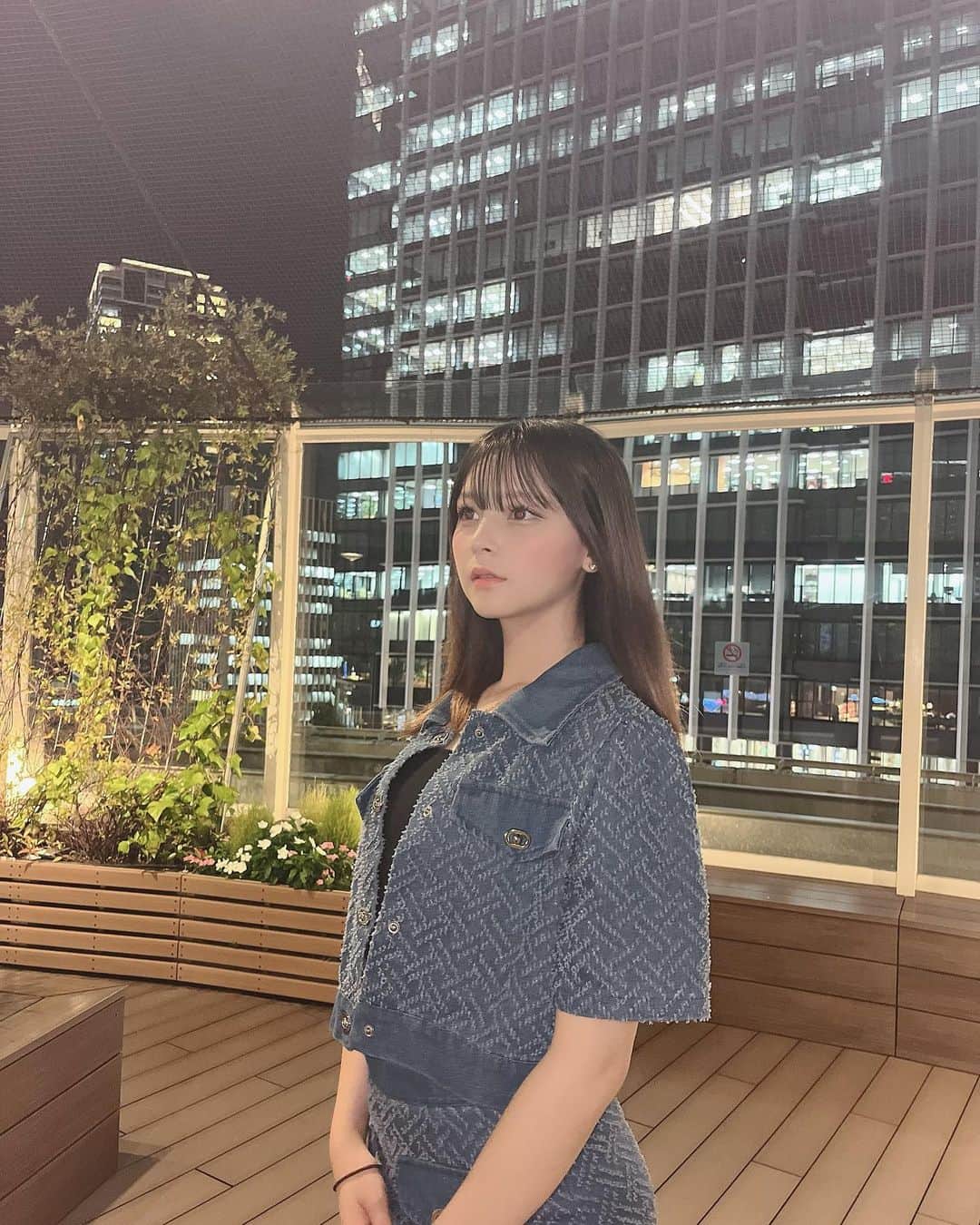 のインスタグラム：「このセットアップお気に入り💕  寒くなってきたね〜🥺 季節の変わり目風邪ひかないようにね(> <⸝⸝)   #高校生  #06  #梅田  #夜景  #セットアップ  #今日好きになりました」