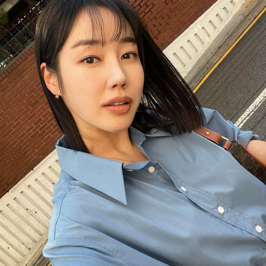 ソ・ウナのインスタグラム：「어떡해 진짜 가을인가봐💙🤎」