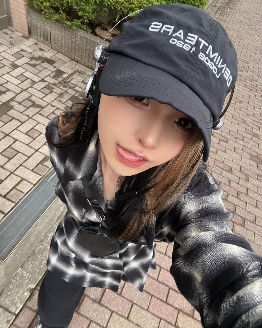 ぎんしゃむのインスタグラム：「キャップ滅多に被らないけどどうかな？」