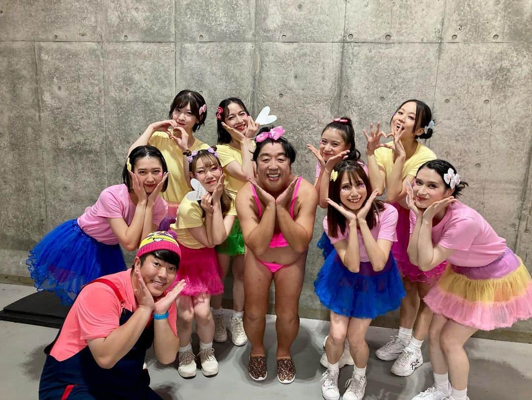 GO!皆川さんのインスタグラム写真 - (GO!皆川Instagram)「さいたまスーパーアリーナ17000人全員でウンチョコチョコチョコピーとウンチョコマイケルが出来て幸せでした❤️  #GO皆川 #ヒム子 #ゴッドタン #マジ歌ライブ2023 #さいたまスーパーアリーナ」9月22日 20時06分 - go_minagawa