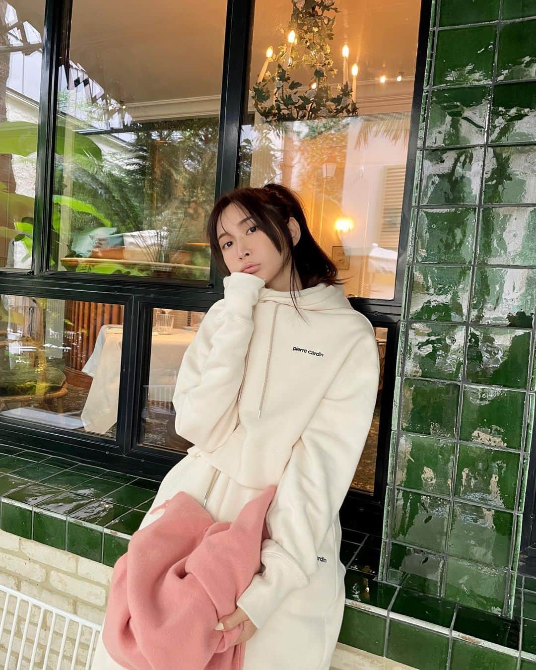 のインスタグラム：「PARIS DAY1♡  #otonasweet #オトナスウィート #紗栄子」