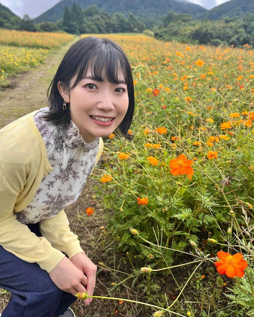 菅原智郁さんのインスタグラム写真 - (菅原智郁Instagram)「9/22きょう誕生日を迎えました🎈 お祝いしてくださったみなさん、ありがとうございます！！  きょうの取材は、ずっと気になっていた #面白山高原コスモスベルグ へ。 見頃でとてもきれいでしたよ！ (山寺方面から行く方は、運転気をつけてください)  20代ラストイヤー、 悔いのない年にしたいです！ これからもよろしくお願い致します☺️✨️ . .  #山形 #面白山 #面白山高原コスモスベルグ #コスモス #誕生日 #山形テレビ #アナウンサー #菅原智郁」9月22日 20時23分 - tomotomokaaaa22