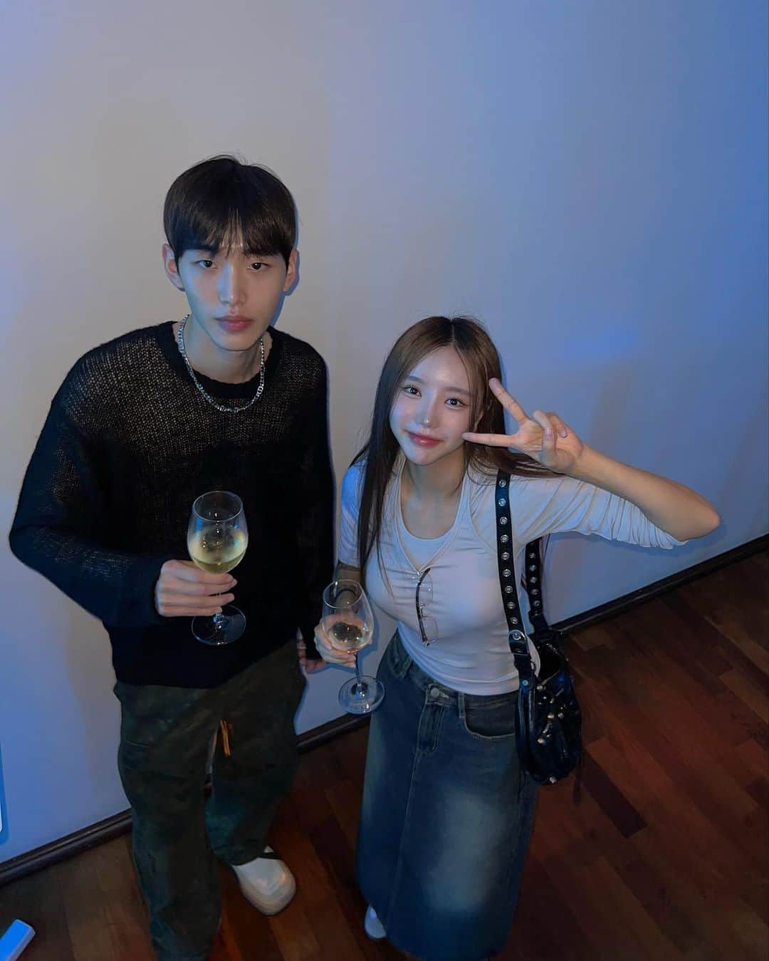 のインスタグラム：「할미는 이제 사진 찌글 힘도 엄써용 ...ㅋ 브이로그도 예픈 사진도 때려치고 아무생각 없을무인 이번 유우럽 ...😇대충 살다 갈게요 ..」