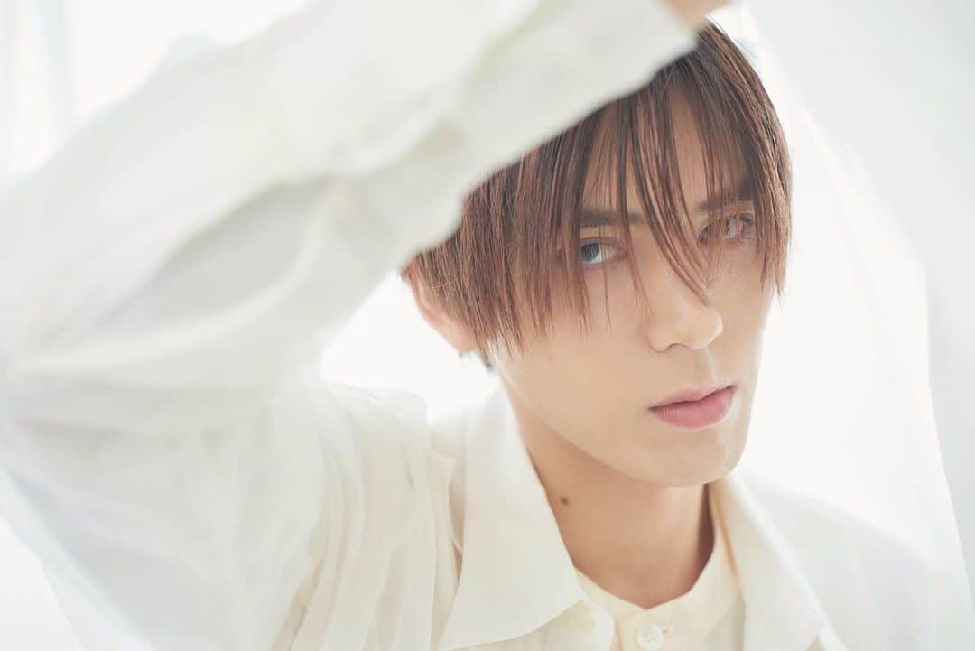 加藤将のインスタグラム：「加藤将31th Birthdayevent～Transform～　配信決定！  各部視聴チケット＆3部通し券発売開始！  ☆通し特典はゲスト様との楽屋トークの限定映像付き！  劇場に来れない皆様は配信をご覧ください。 加藤的には配信より生で劇場で楽しんで頂けたら嬉しいです。 加藤&ゲストを知らなくても楽しめる様な企画を用意しております。 1〜3部、全部違うのでお楽しみに！  1部　宇野結也さん 2部　磯野大さん 3部　陳内将さん  ▼詳しくは kato-sho.com/contents/675012  #宇野結也 さん #磯野大 さん #陳内将 さん  #加藤将  #イベント」